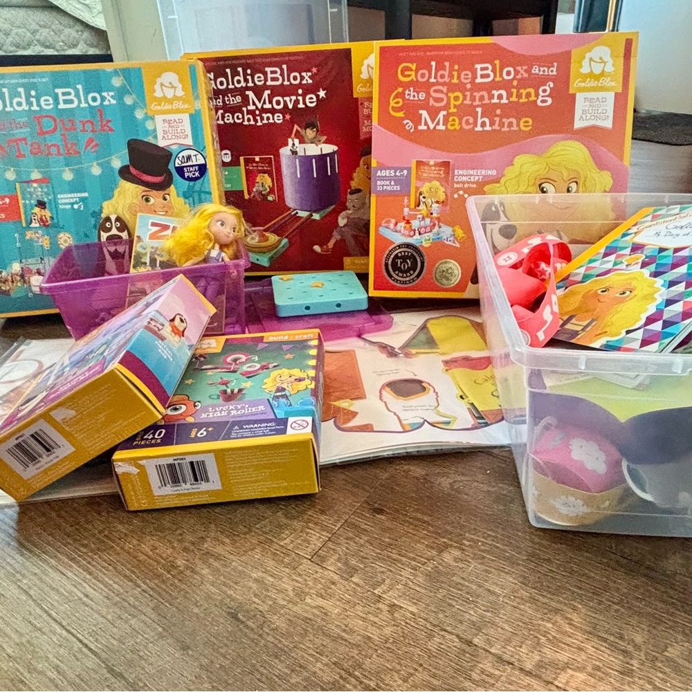 GoldieBlox Creative Building Set